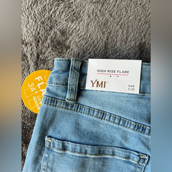 NWT Fashion Nova high rise flare jeans! - Picture 4 of 4